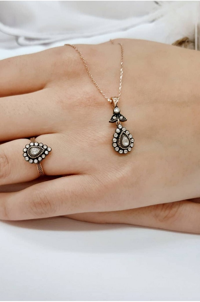 Elmas Gül Damla Kolye 0,33 Karat