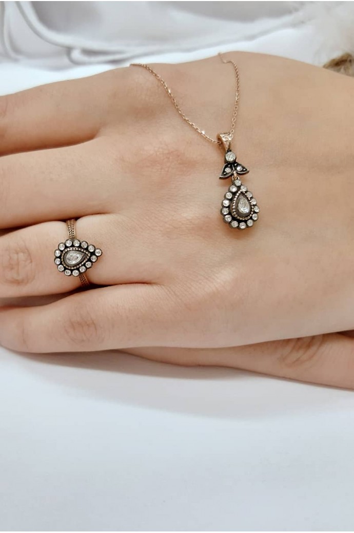 Elmas Gül Damla Kolye 0,33 Karat