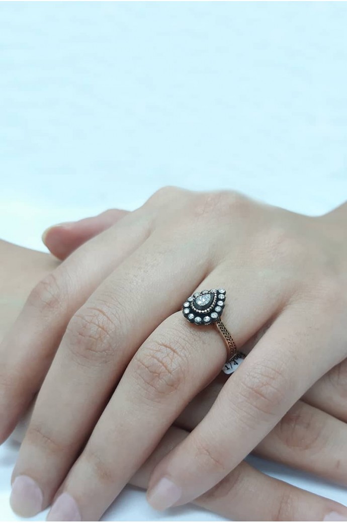 Elmas Gül Damla Yüzük 0,27 Karat