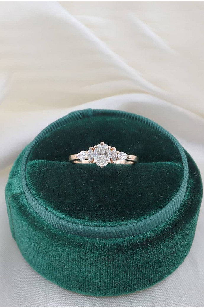 Tektaş Pırlanta Yüzük Oval Kesim 0,77 Karat