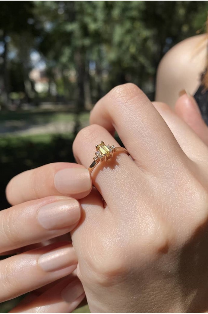 Günlük Minimal Safirli Pırlantalı Yüzük 0,76 Karat 