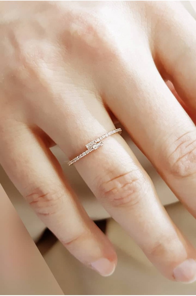 Günlük Minimal Baget Pırlantalı Yüzük 0,14 Karat 