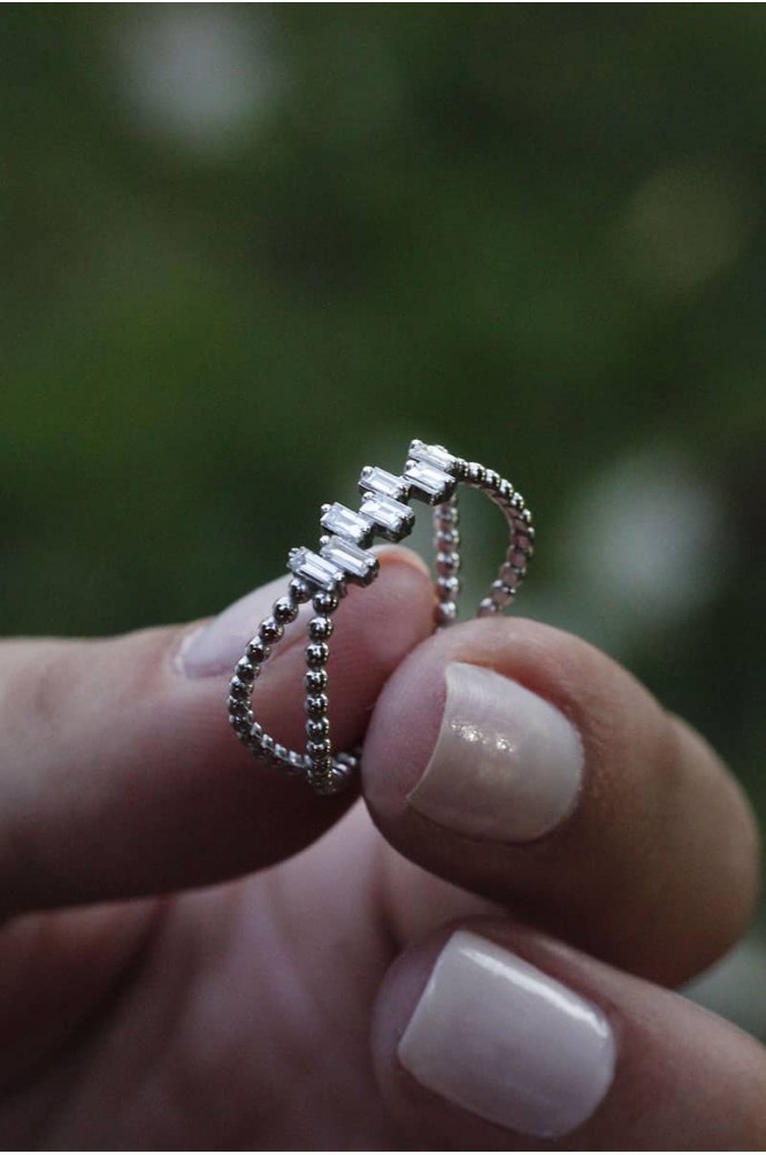 Günlük Minimal Baget Pırlantalı Yüzük 0,24 Karat 