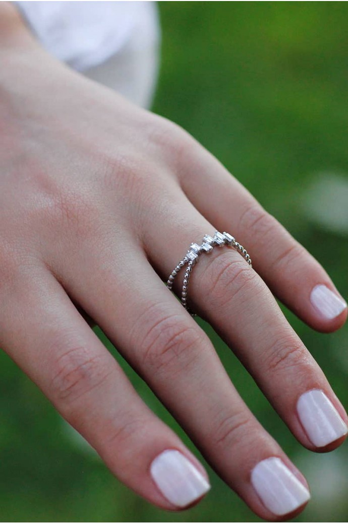 Günlük Minimal Baget Pırlantalı Yüzük 0,24 Karat 