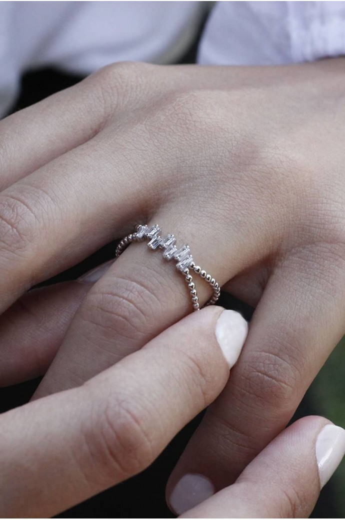 Günlük Minimal Baget Pırlantalı Yüzük 0,24 Karat 