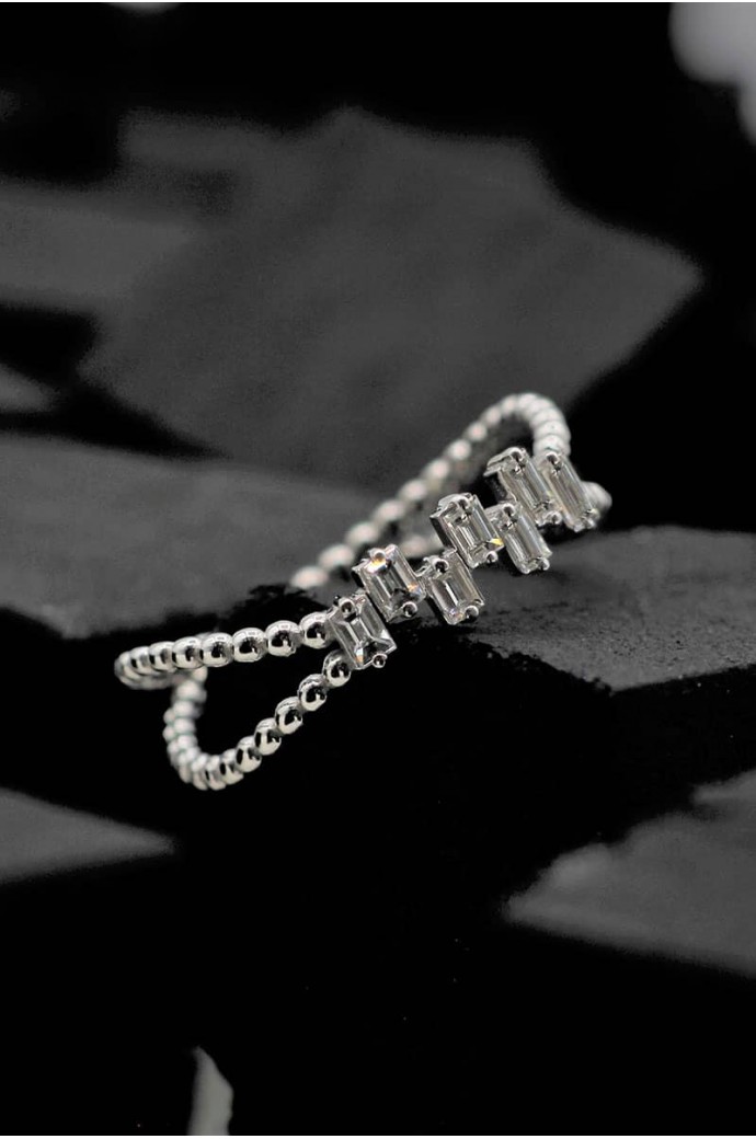 Günlük Minimal Baget Pırlantalı Yüzük 0,24 Karat 