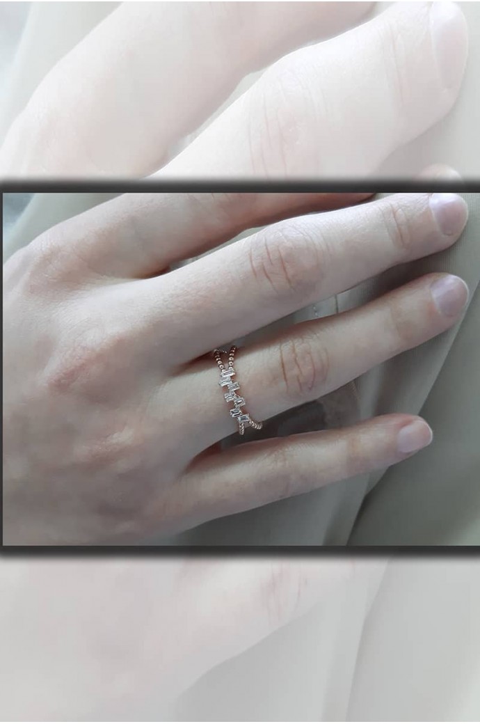 Günlük Minimal Baget Pırlantalı Yüzük 0,24 Karat 