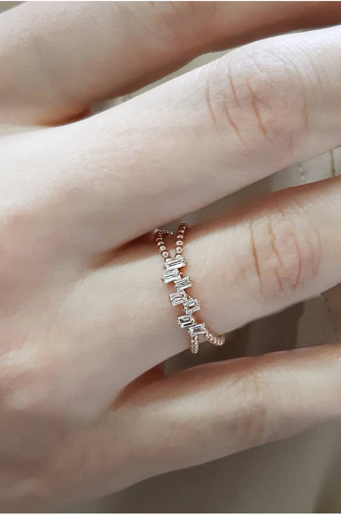 Günlük Minimal Baget Pırlantalı Yüzük 0,24 Karat 