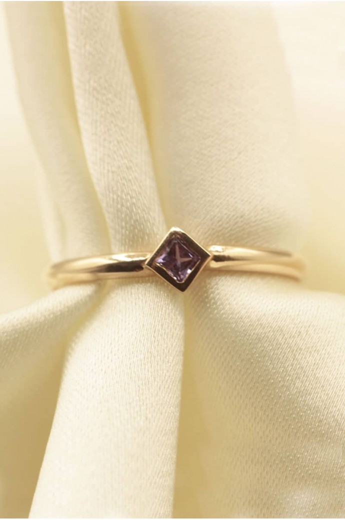 Günlük Minimal Safirli Yüzük 0,09 Karat 