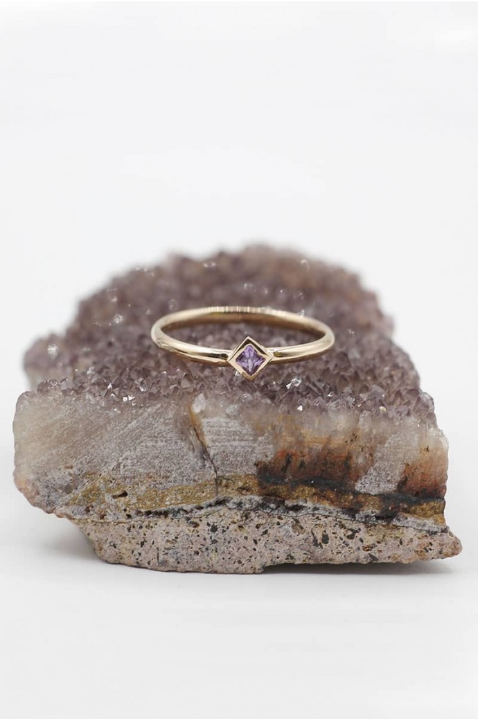 Günlük Minimal Safirli Yüzük 0,09 Karat 