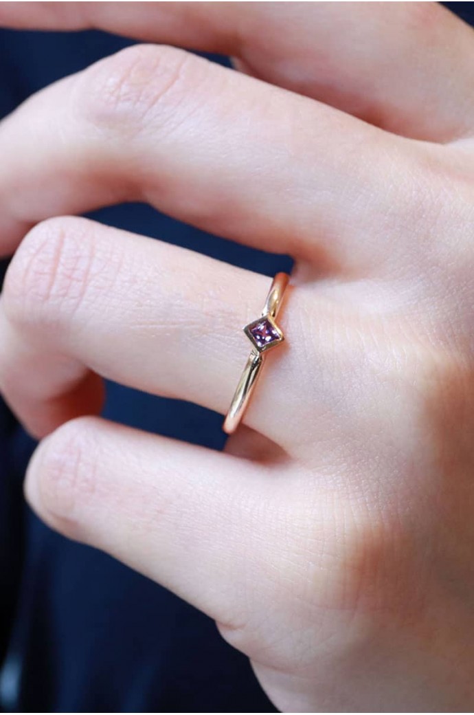 Günlük Minimal Safirli Yüzük 0,09 Karat 