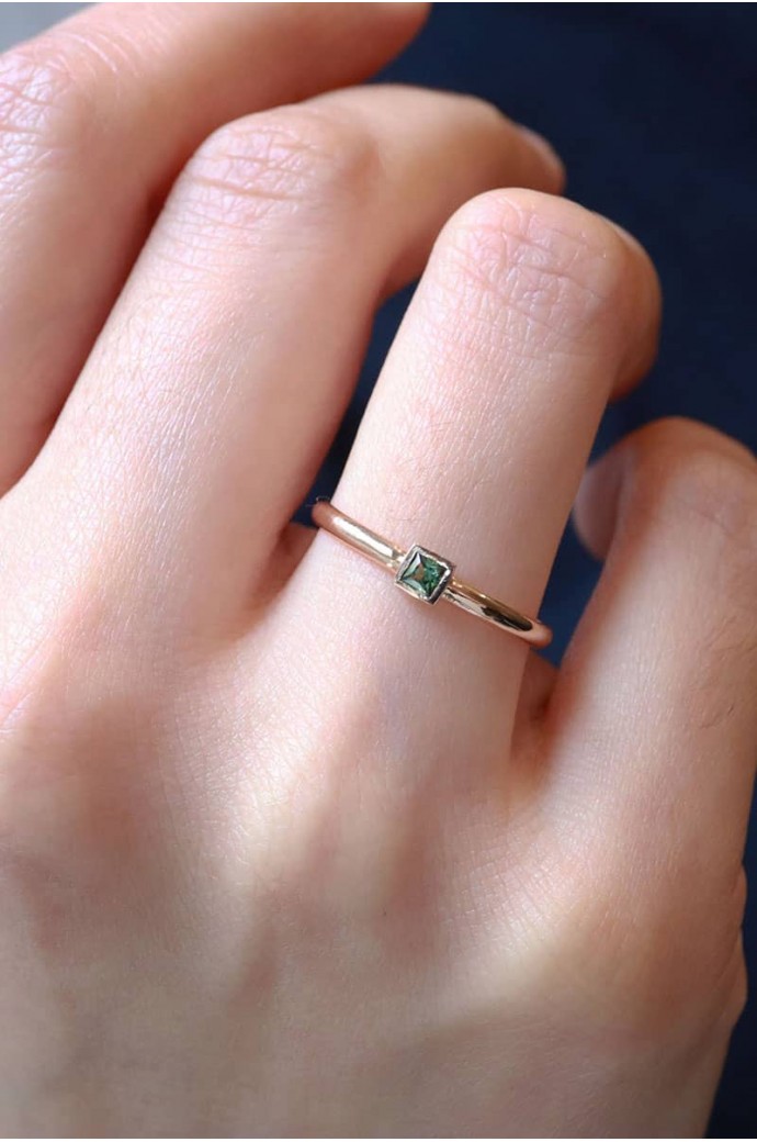 Günlük Minimal Safirli Yüzük 0,09 Karat 