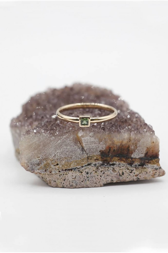 Günlük Minimal Safirli Yüzük 0,09 Karat 