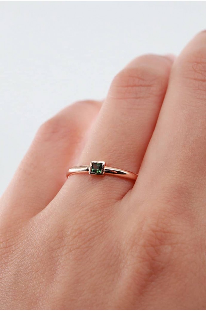 Günlük Minimal Safirli Yüzük 0,09 Karat 