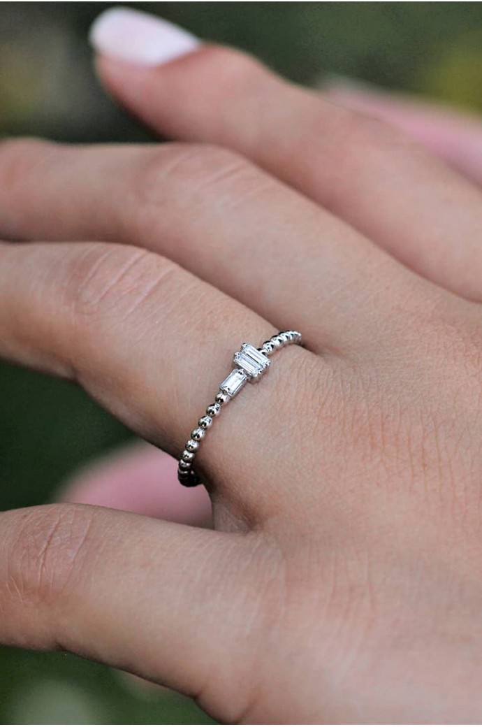 Günlük Minimal Pırlantalı Baget Yüzük 0,12 Karat 