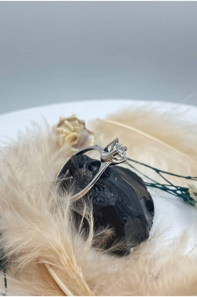 Tektaş Pırlanta Yüzük 0,06 Karat Efektli