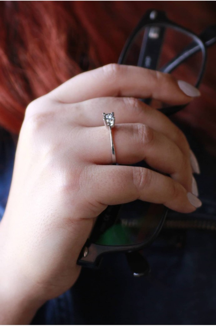 Tektaş Pırlanta Yüzük 0,06 Karat Efektli