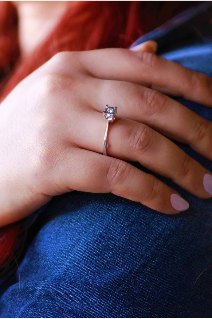 Tektaş Pırlanta Yüzük 0,06 Karat Efektli