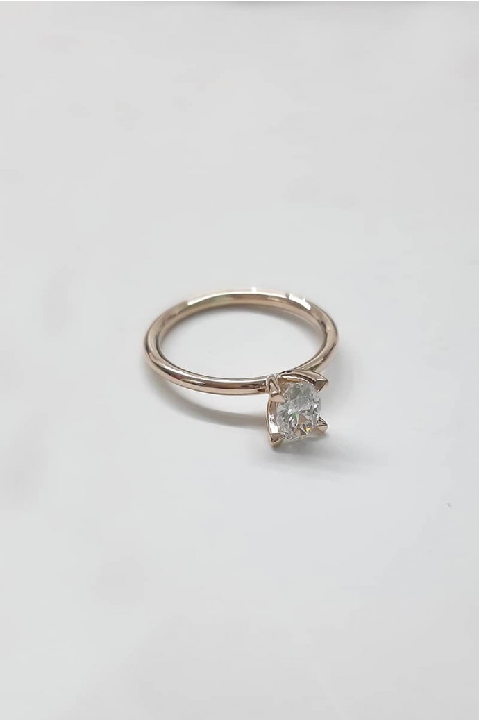 Tektaş Pırlanta Yüzük 0,55 Karat Oval Kesim Rose