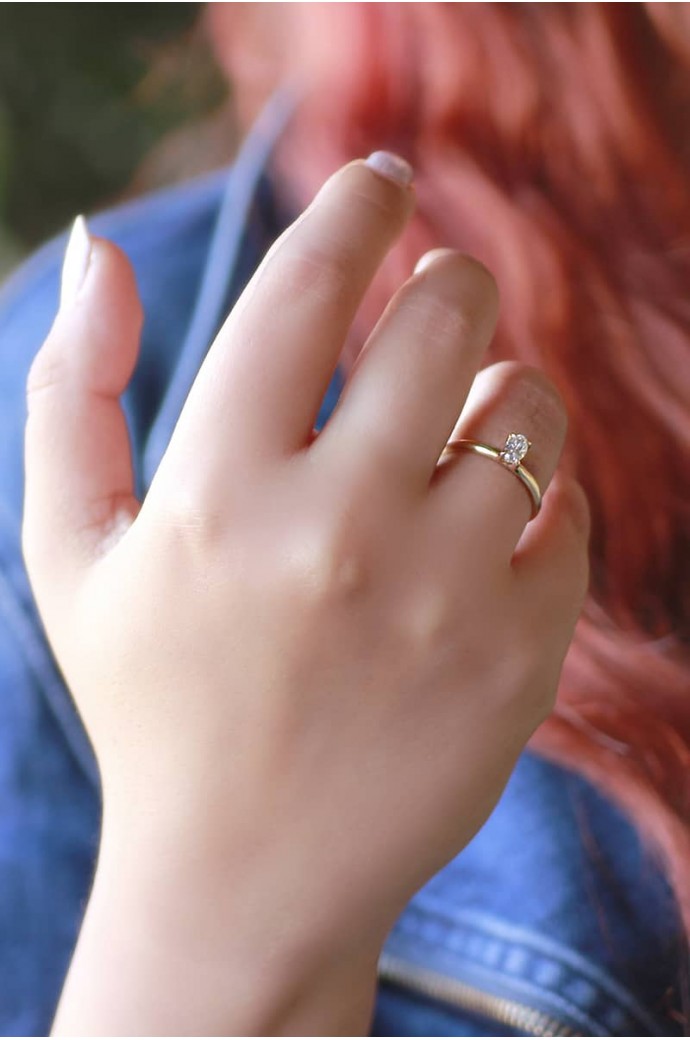 Tektaş Pırlanta Yüzük Oval Kesim 0,30 Karat 