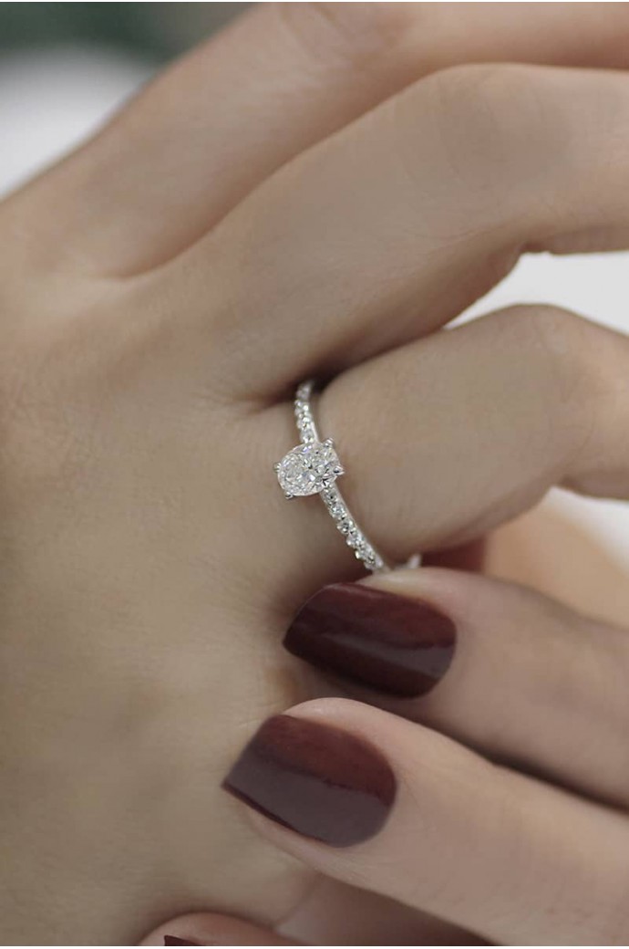 Tektaş Pırlanta Yüzük 0,55 Karat Oval Kesim