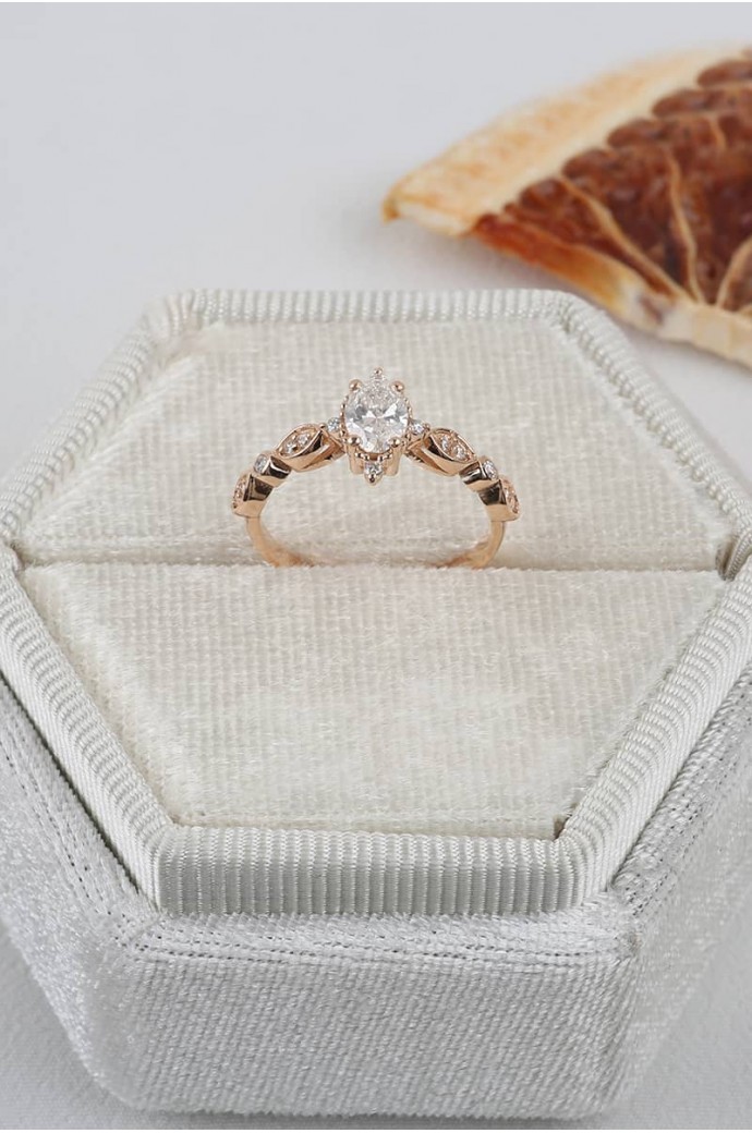 Tektaş Pırlanta Yüzük 0,50 Karat Oval Kesim Rose Altın