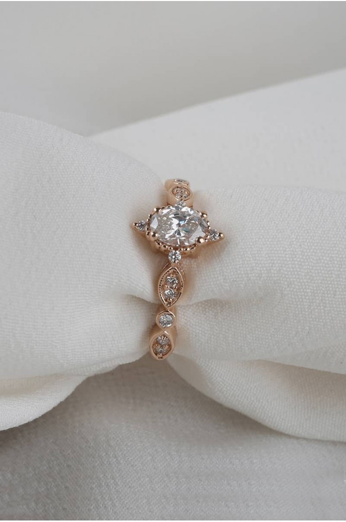 Tektaş Pırlanta Yüzük 0,50 Karat Oval Kesim Rose Altın