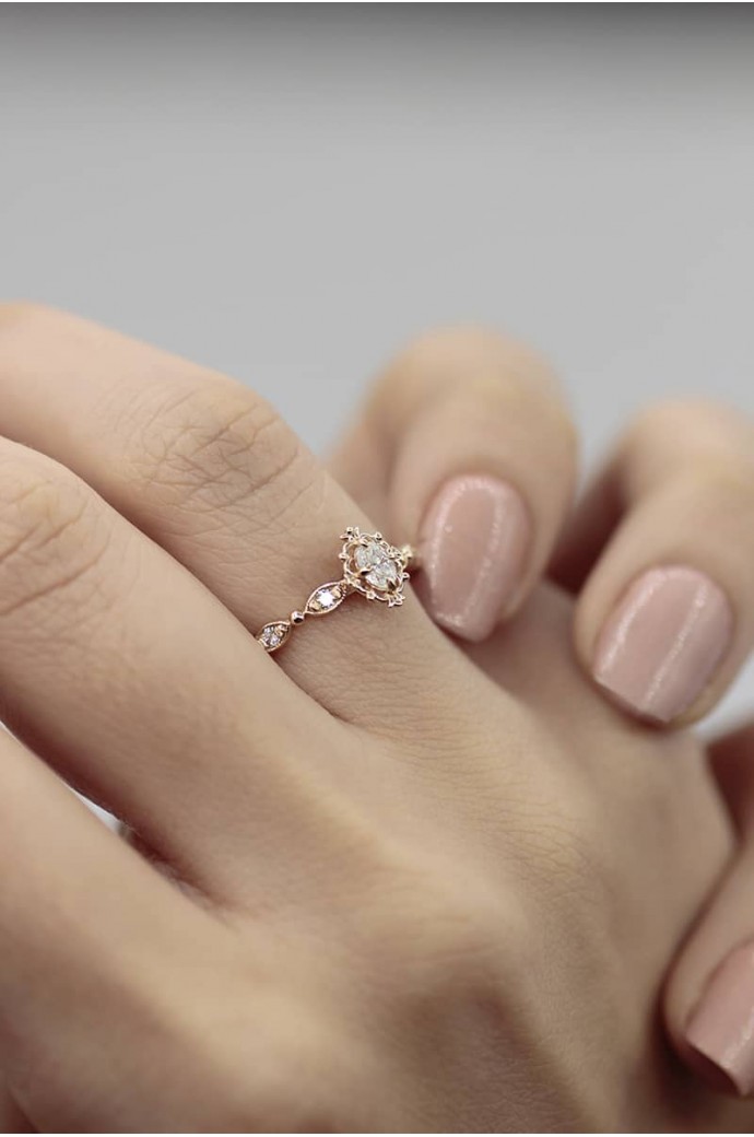 Tektaş Pırlanta Yüzük Oval Kesim 0,27 Karat 