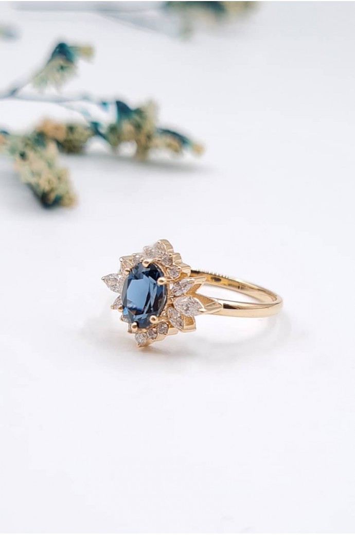 Mavi Topazlı Pırlantalı Yüzük 1,04 Karat 