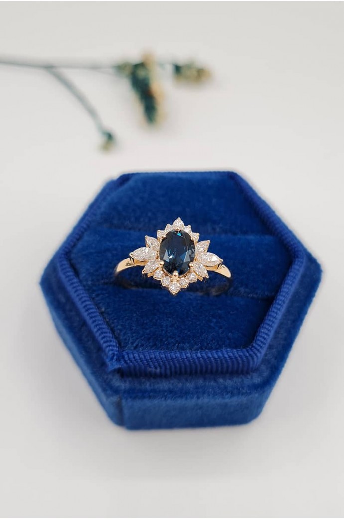 Mavi Topazlı Pırlantalı Yüzük 1,04 Karat 