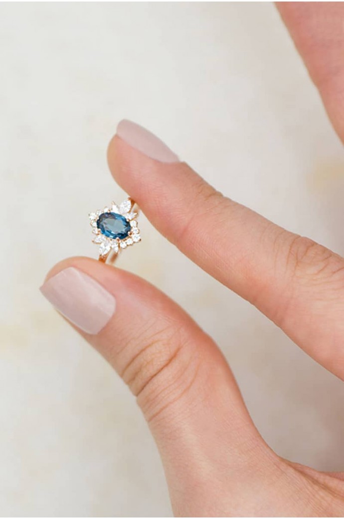 Mavi Topazlı Pırlantalı Yüzük 1,04 Karat 