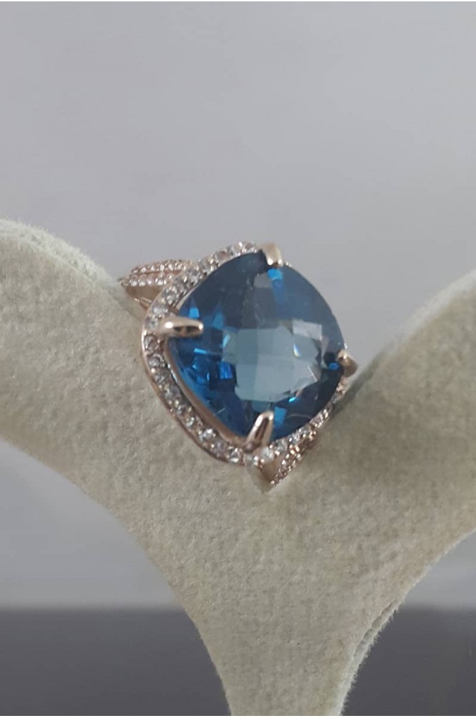 Mavi Topazlı Pırlantalı Yüzük 9,60 Karat 