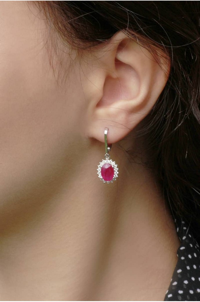 Yakutlu Pırlantalı Oval Küpe 3,69 Karat 