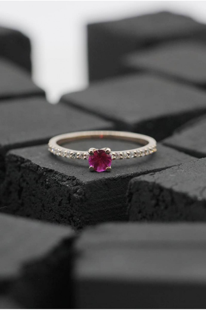 Yakutlu Pırlantalı Yüzük 0,39 Karat