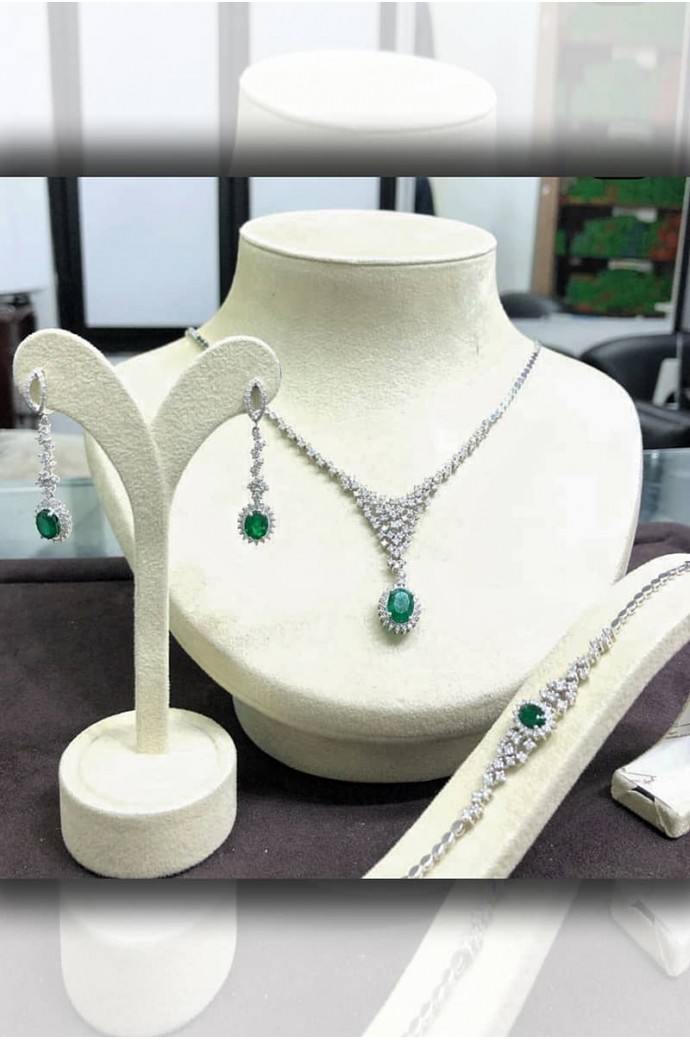 Zümrütlü Pırlantalı Fantazi Set 6,63 Karat