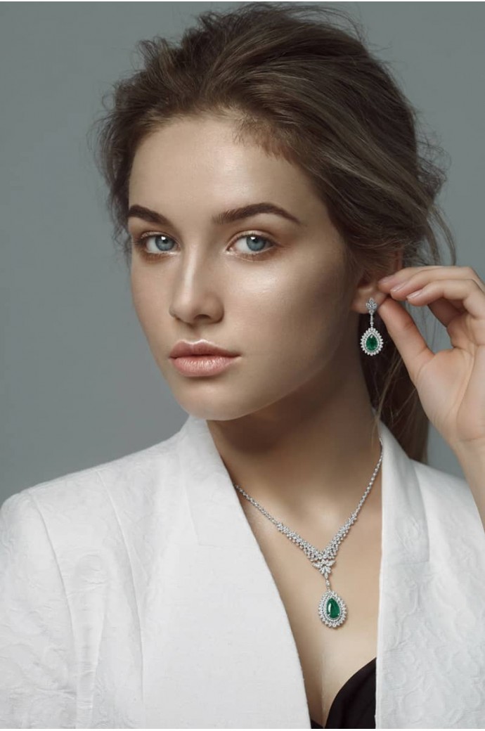 Zümrütlü Pırlantalı Fantazi Küpe  6,12 Karat