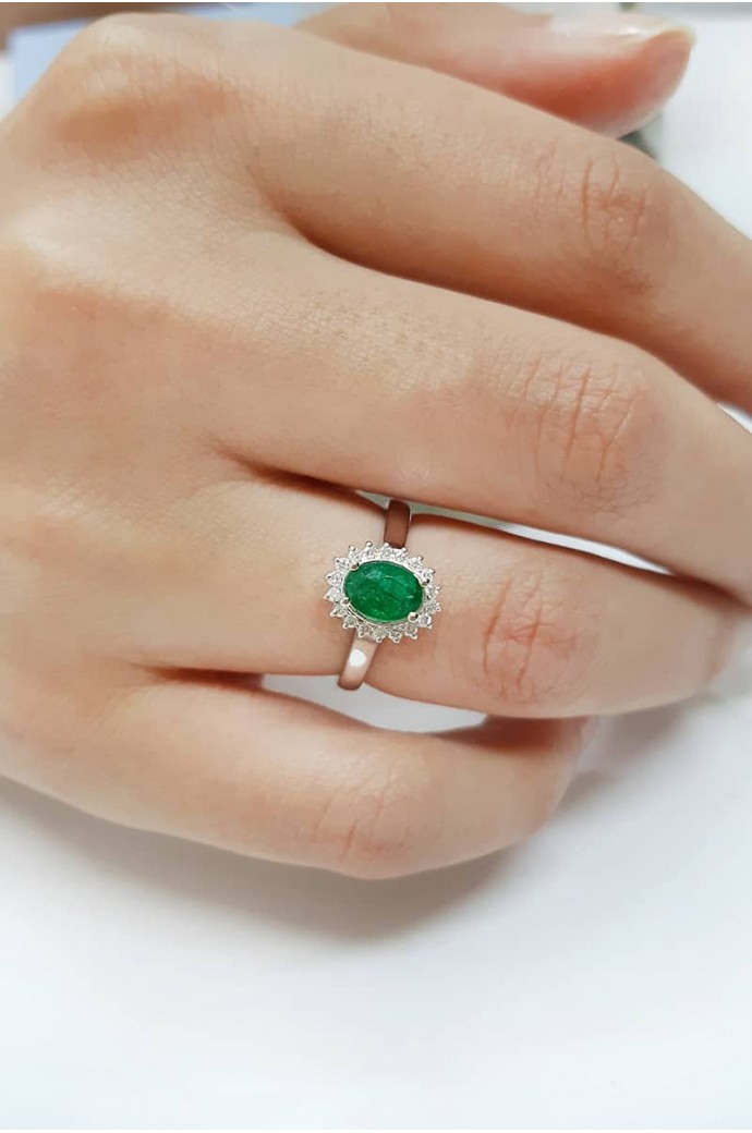 Zümrütlü Pırlantalı Yüzük 0,95 Karat