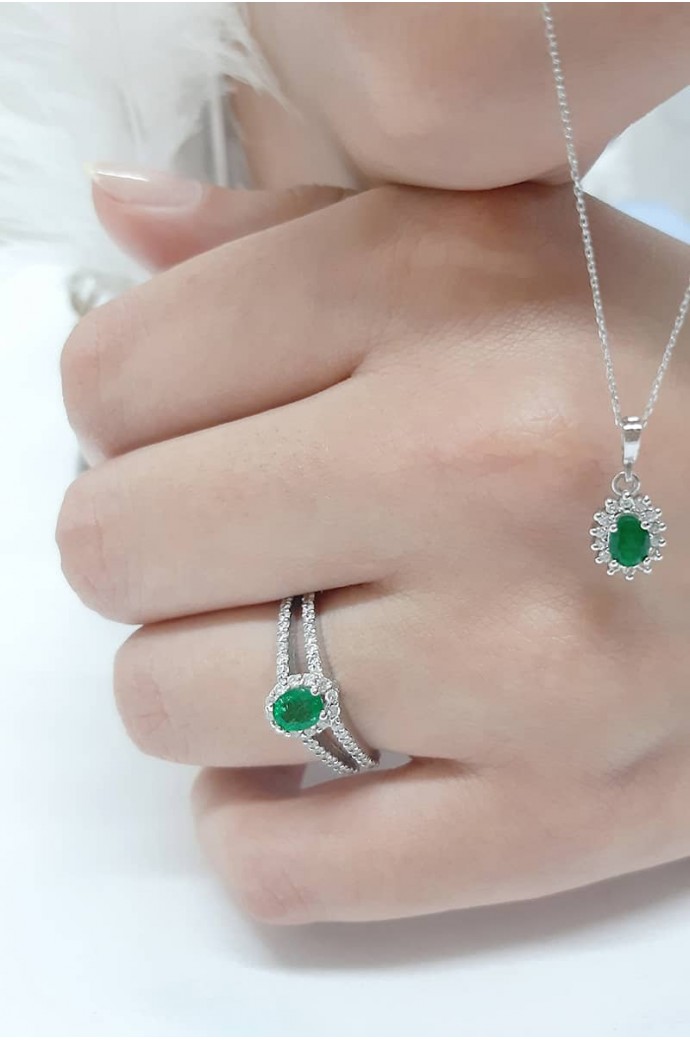 Zümrütlü Pırlantalı Yüzük 0,81 Karat